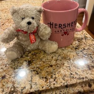 GALERIE JUMBO PINK HERSHEY'S CHOCOLATE 28OZ MUG With Plush